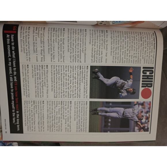 2001 WORLD SERIES PROGRAM - YANKEES DIAMONBACKS - Picture 13 of 15